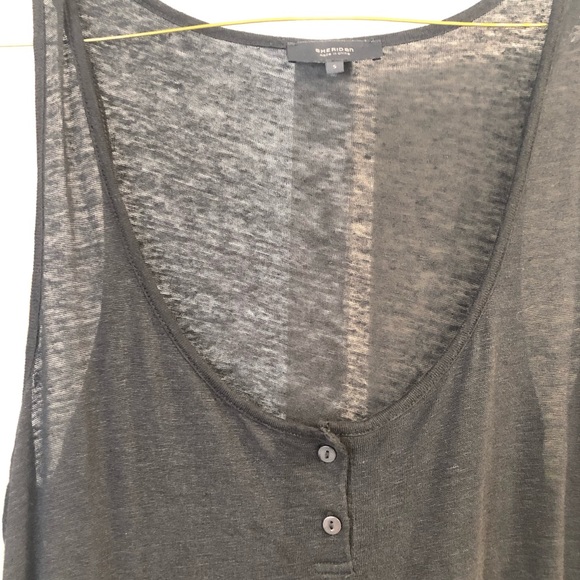 Black dress lightweight but warm keeping - Picture 3 of 3